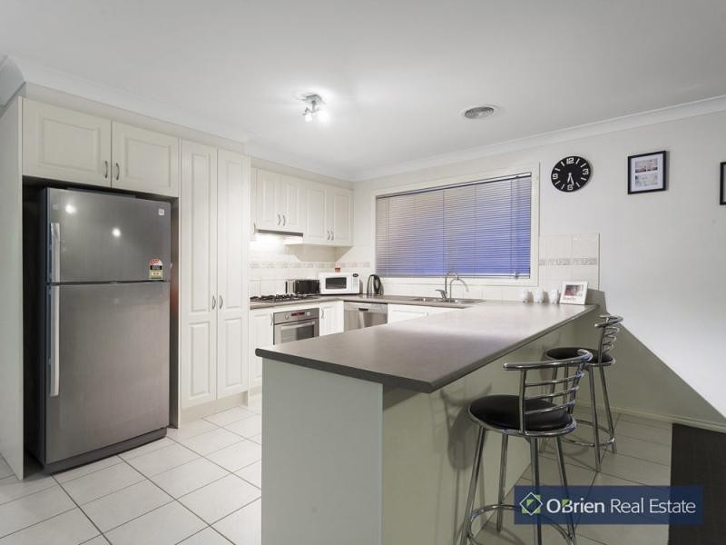 136 Windermere Drive, Pakenham VIC 3810
