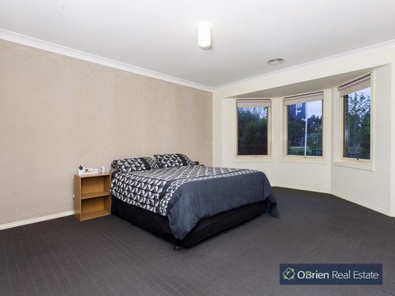 136 Windermere Drive, Pakenham VIC 3810