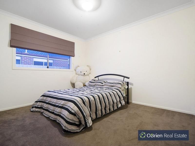 16 Iriswells Close, Tooradin VIC 3980