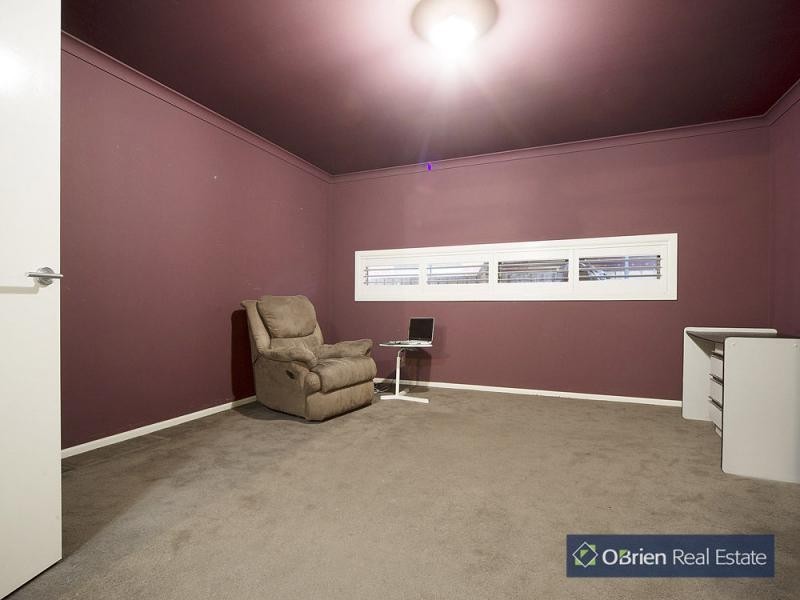 16 Iriswells Close, Tooradin VIC 3980