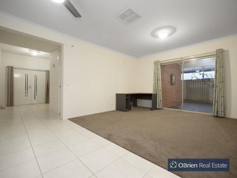16 Iriswells Close, Tooradin VIC 3980