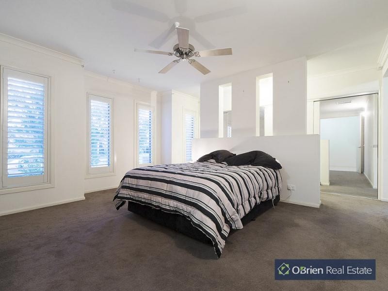 16 Iriswells Close, Tooradin VIC 3980