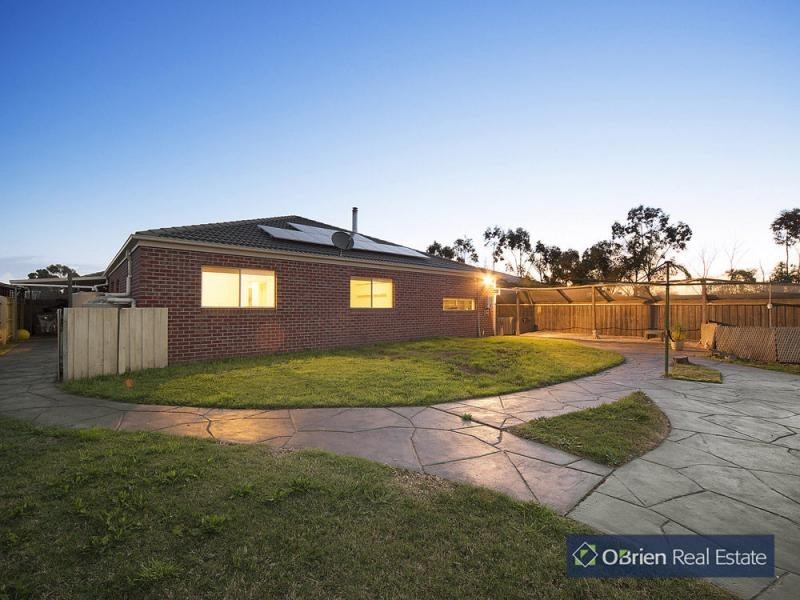 16 Iriswells Close, Tooradin VIC 3980