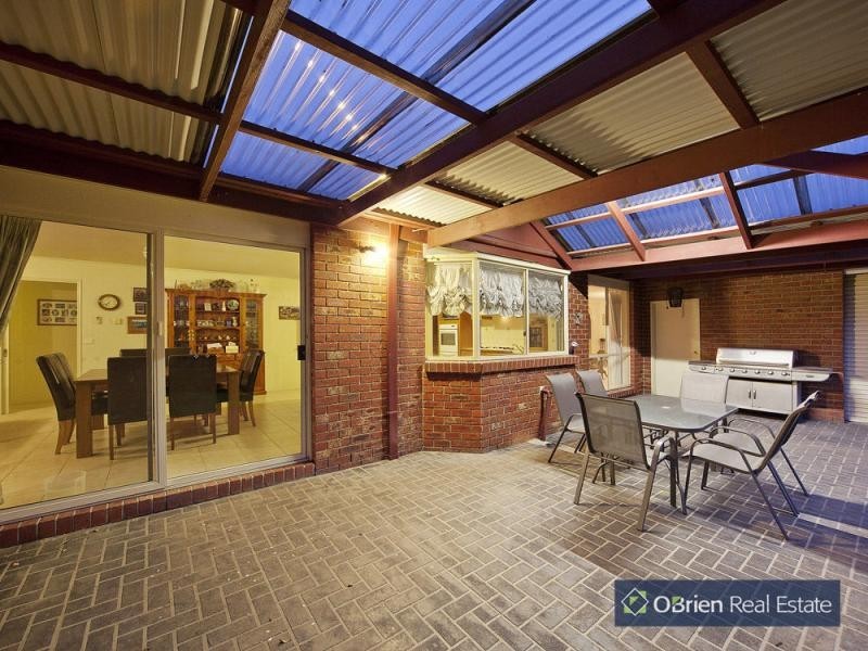 26 Parkwood Drive, Narre Warren South VIC 3805