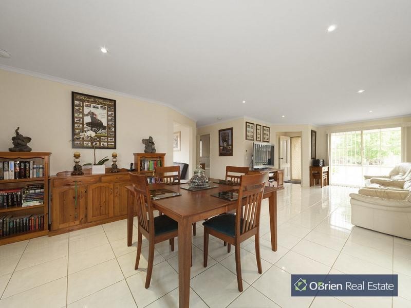 48 Bellbrae Crescent, Cranbourne West VIC 3977