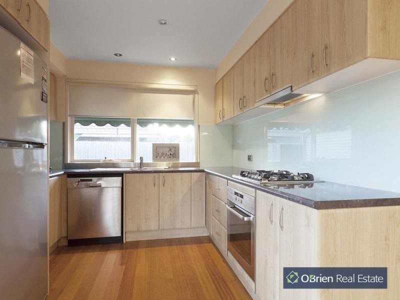 7 Burke Court, Cranbourne North VIC 3977