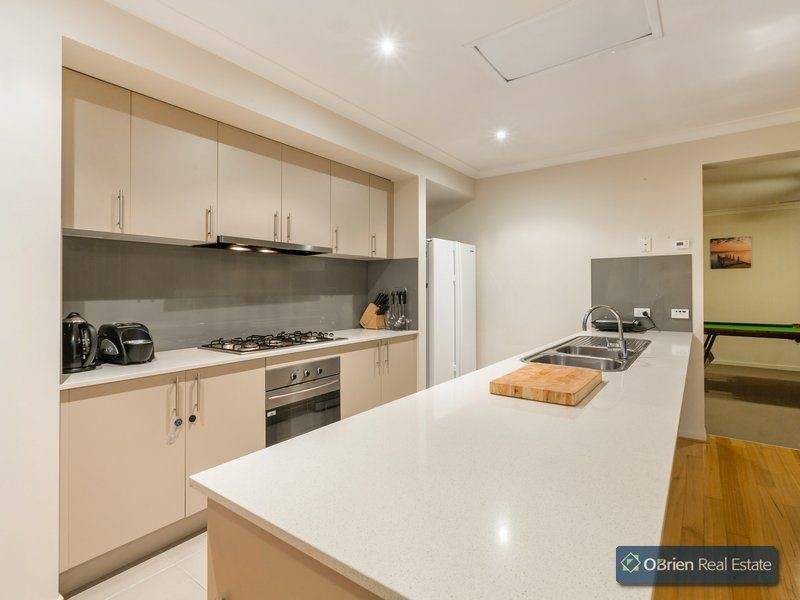 18 Bunbury Avenue, Narre Warren VIC 3805