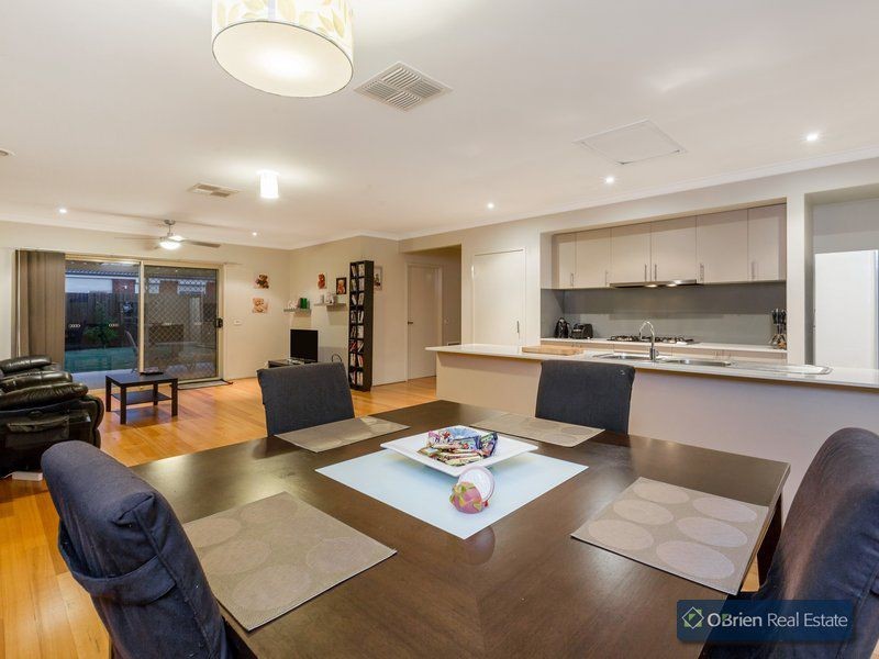 18 Bunbury Avenue, Narre Warren VIC 3805