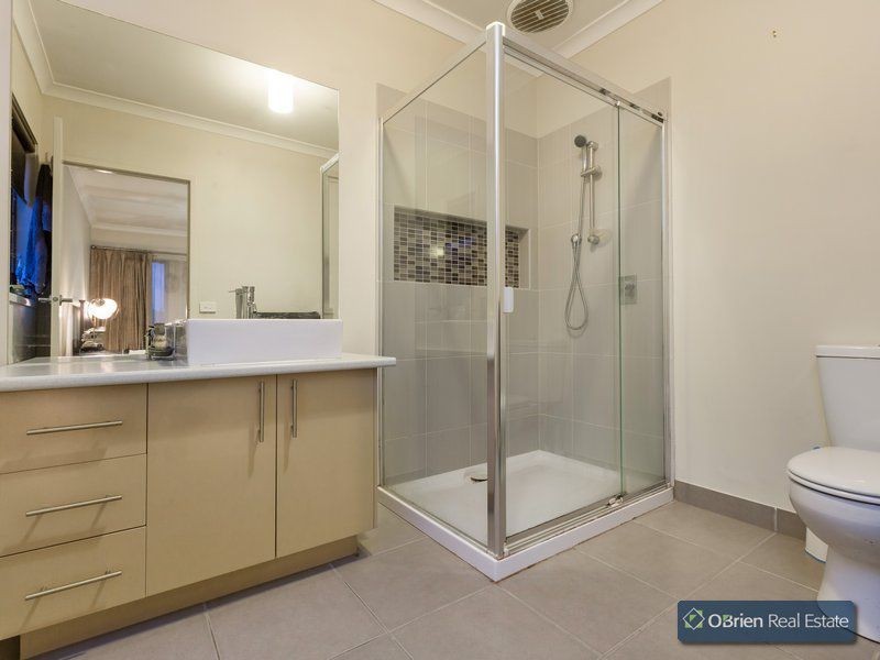 18 Bunbury Avenue, Narre Warren VIC 3805