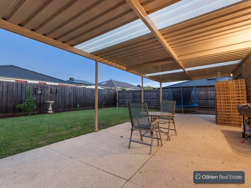 18 Bunbury Avenue, Narre Warren VIC 3805