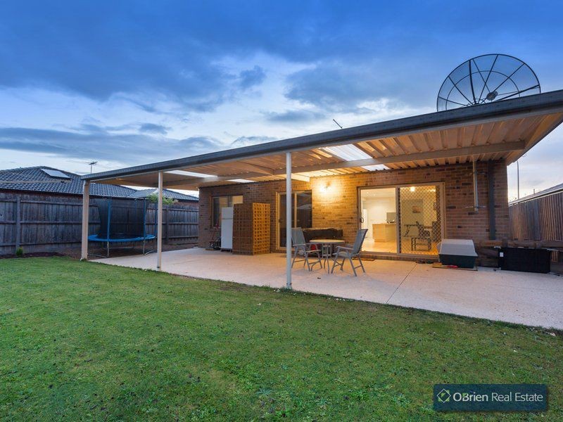 18 Bunbury Avenue, Narre Warren VIC 3805