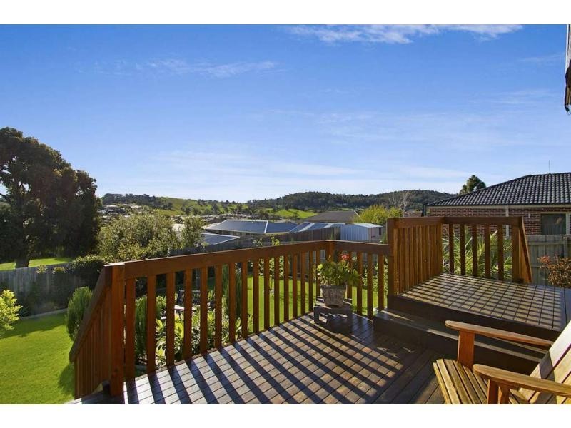 16 Yellow Gum Drive, Pakenham VIC 3810