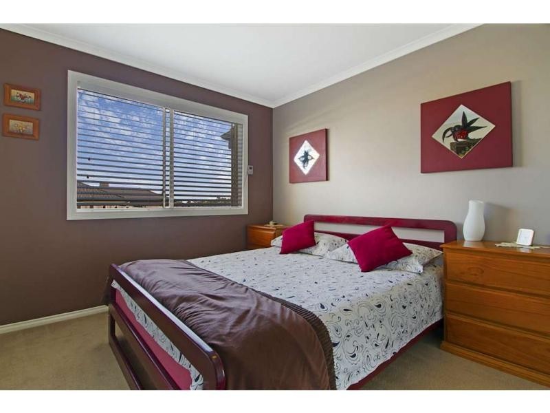 16 Yellow Gum Drive, Pakenham VIC 3810