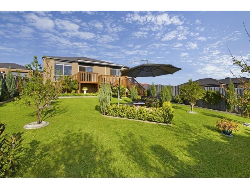 16 Yellow Gum Drive, Pakenham VIC 3810