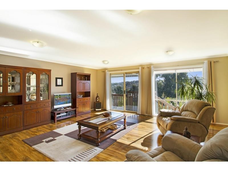 16 Yellow Gum Drive, Pakenham VIC 3810