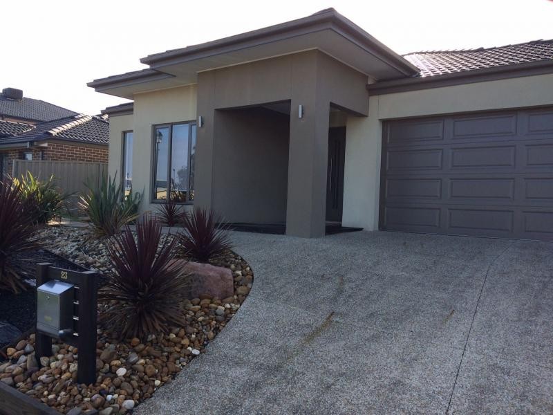 23 Stately Drive, Cranbourne VIC 3977