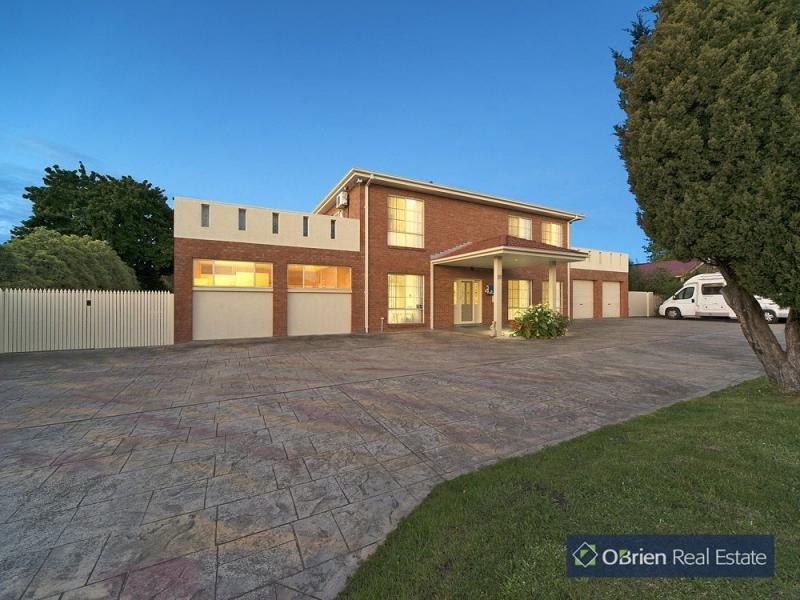 18 Crawley Road, Narre Warren North VIC 3804