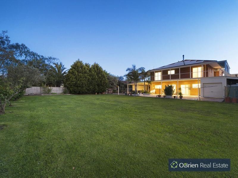 18 Crawley Road, Narre Warren North VIC 3804