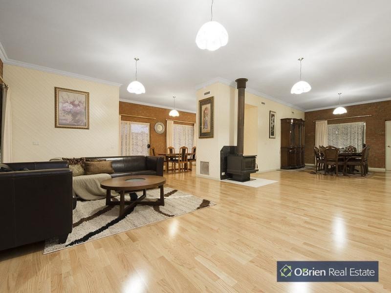 18 Crawley Road, Narre Warren North VIC 3804