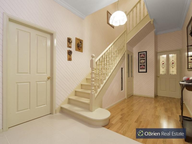 18 Crawley Road, Narre Warren North VIC 3804