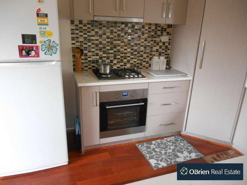 2/80 Prospect Hill Rd, Narre Warren VIC 3805