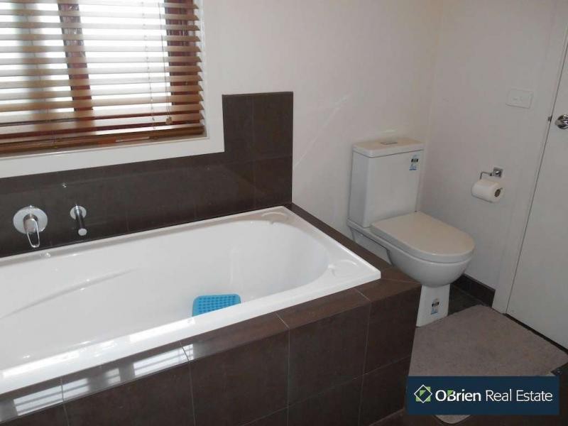 2/80 Prospect Hill Rd, Narre Warren VIC 3805