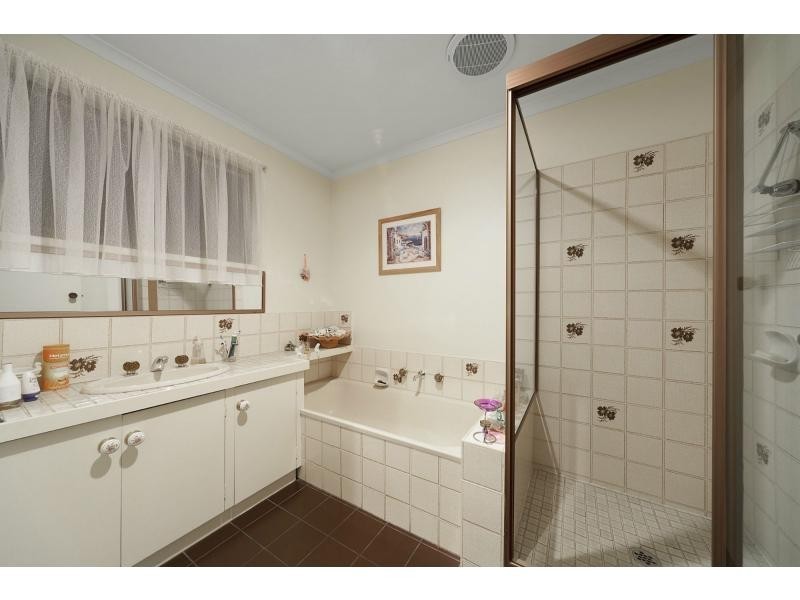 4 Knight Court, Endeavour Hills VIC 3802