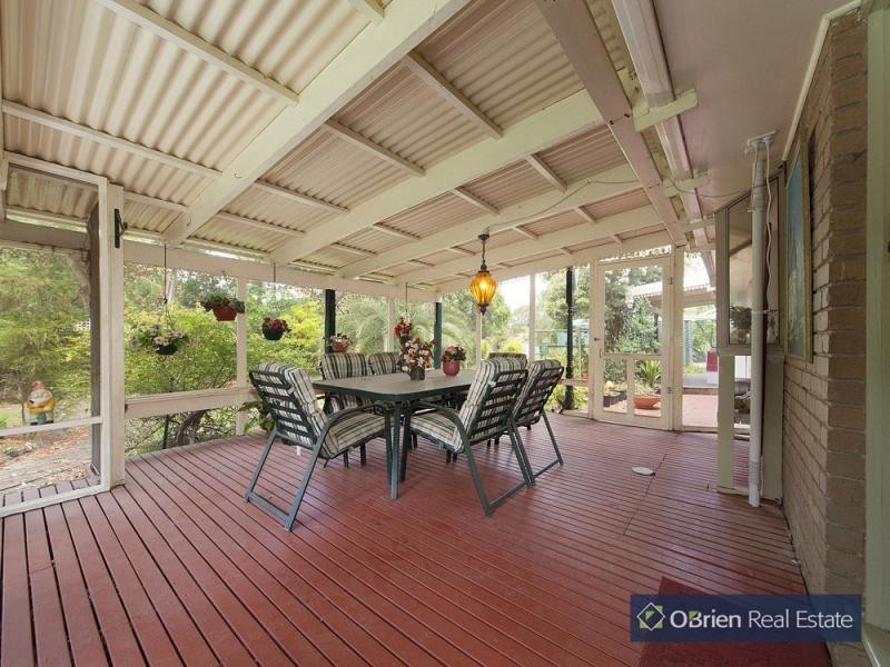 32 Mayfield Road, Cranbourne East VIC 3977