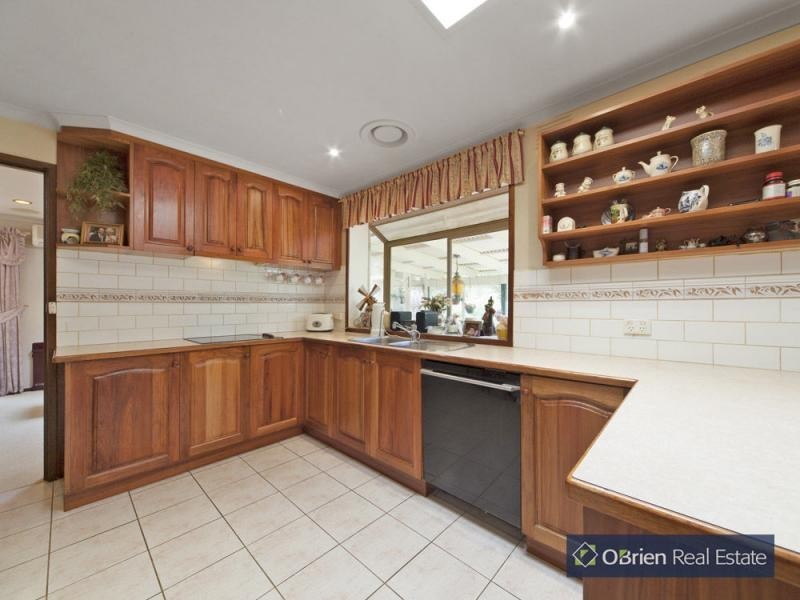 32 Mayfield Road, Cranbourne East VIC 3977