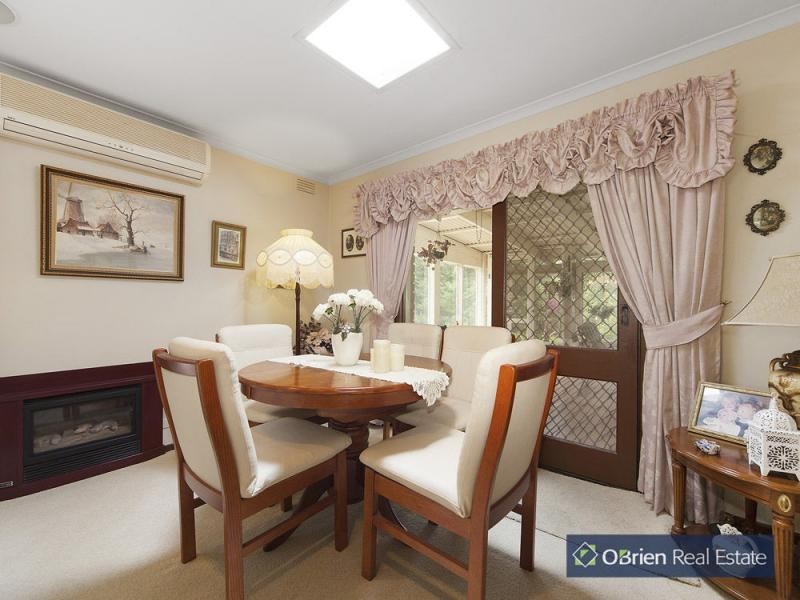 32 Mayfield Road, Cranbourne East VIC 3977