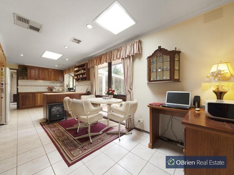 32 Mayfield Road, Cranbourne East VIC 3977