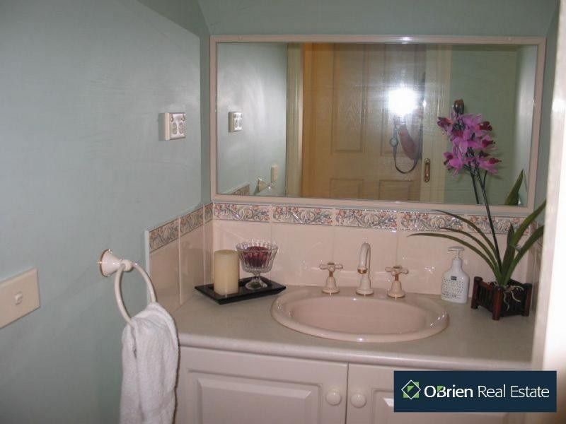 5/40 Warrawong Drive, Berwick VIC 3806