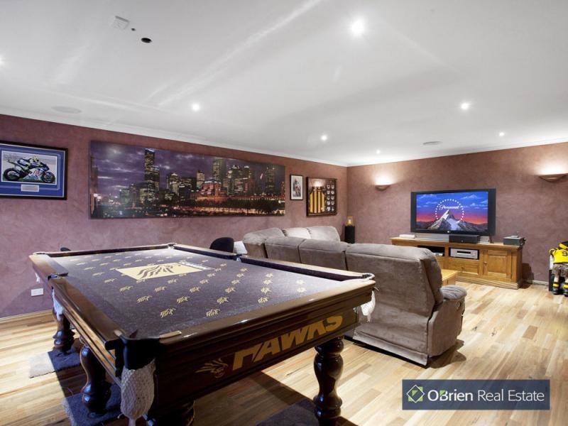 10 Sinatra Way, Cranbourne East VIC 3977