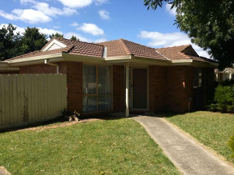 19 Marnie Drive, Cranbourne West VIC 3977