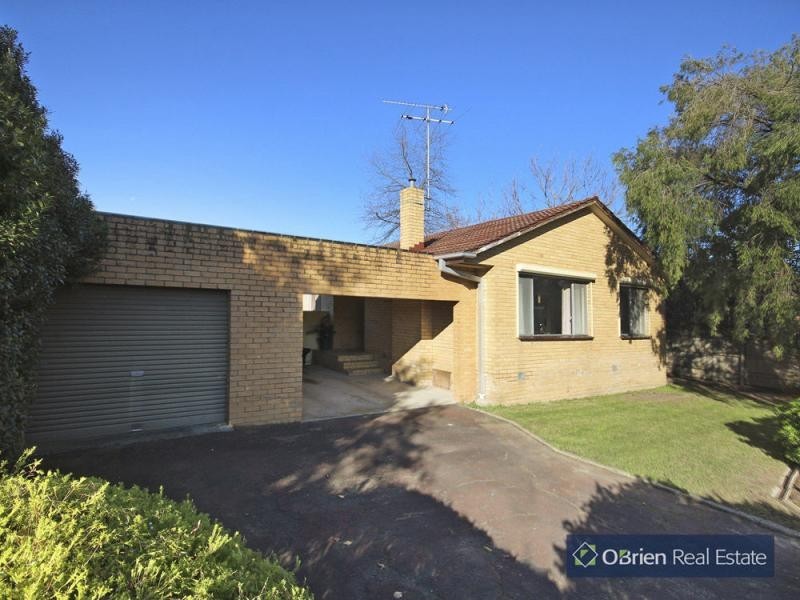 9 Evan Street, Berwick VIC 3806