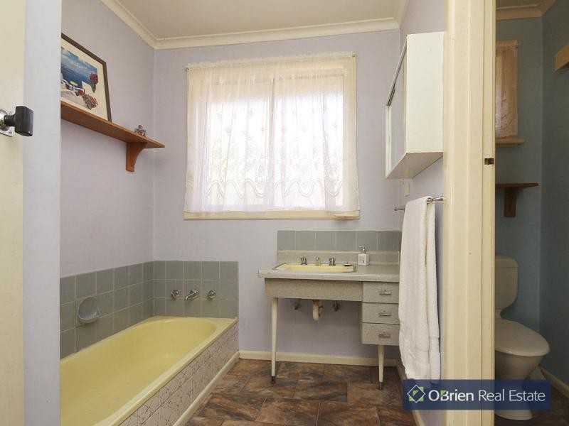 9 Evan Street, Berwick VIC 3806