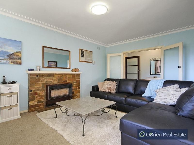 9 Evan Street, Berwick VIC 3806