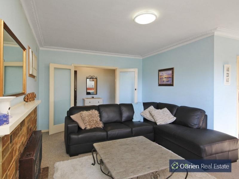 9 Evan Street, Berwick VIC 3806