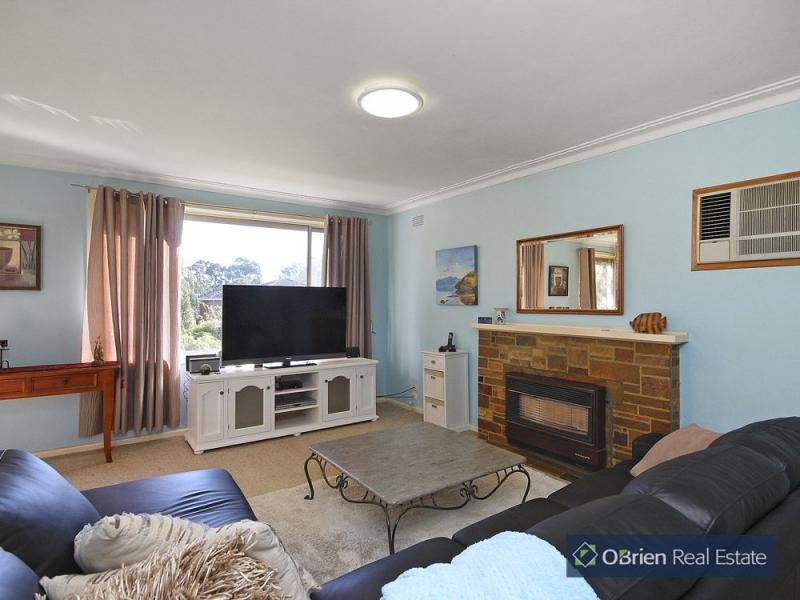 9 Evan Street, Berwick VIC 3806