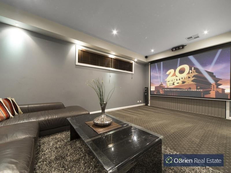 12 Cormorant Parade, Pakenham VIC 3810