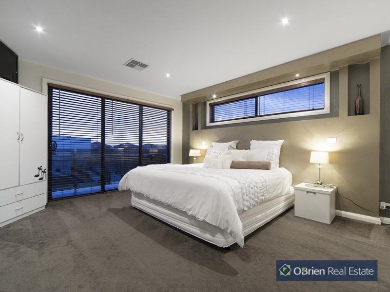 12 Cormorant Parade, Pakenham VIC 3810