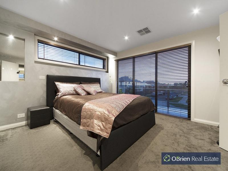 12 Cormorant Parade, Pakenham VIC 3810