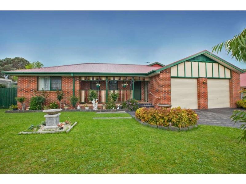 13 Kevin Close, Beaconsfield VIC 3807