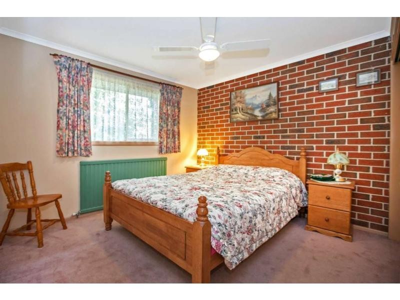 13 Kevin Close, Beaconsfield VIC 3807