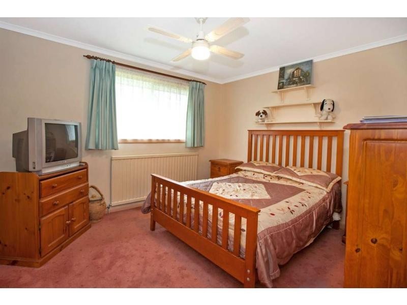 13 Kevin Close, Beaconsfield VIC 3807