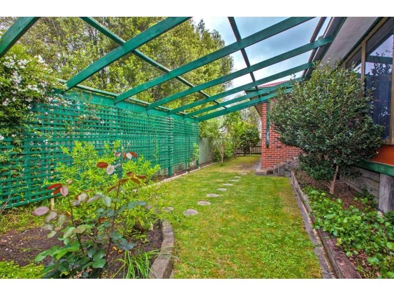 13 Kevin Close, Beaconsfield VIC 3807