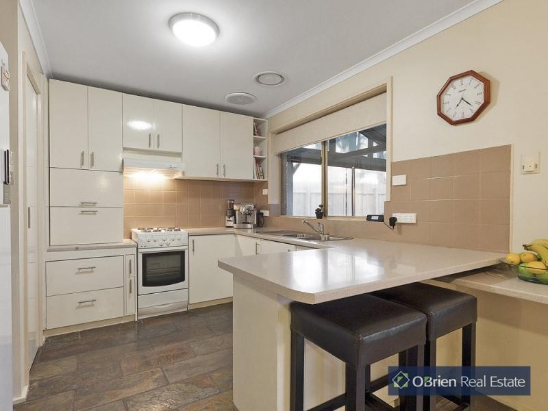 8 Montrose Court, Endeavour Hills VIC 3802