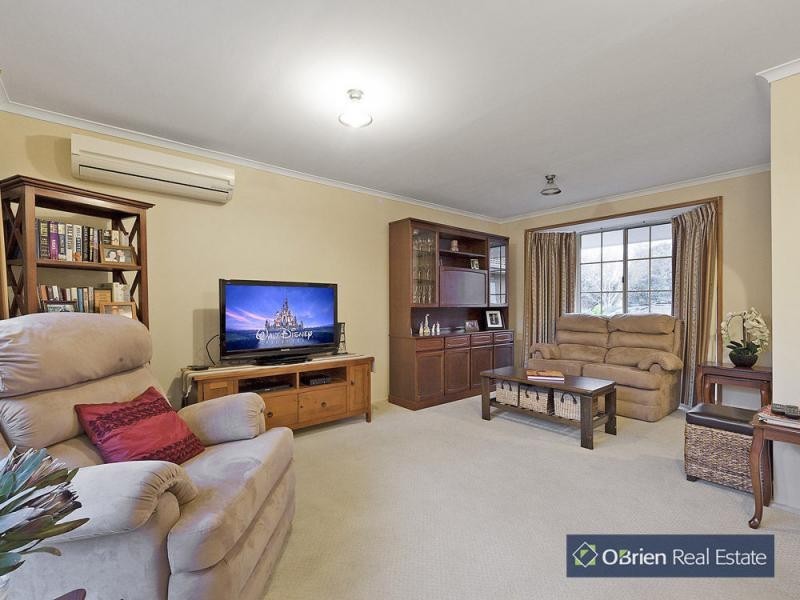 8 Montrose Court, Endeavour Hills VIC 3802