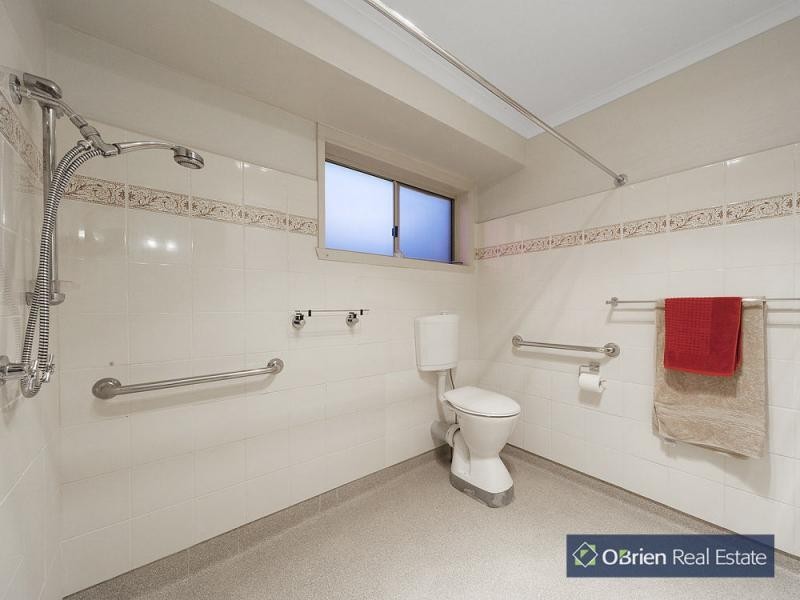 8 Montrose Court, Endeavour Hills VIC 3802