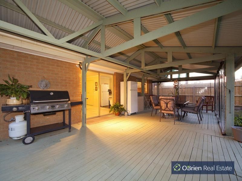 8 Montrose Court, Endeavour Hills VIC 3802
